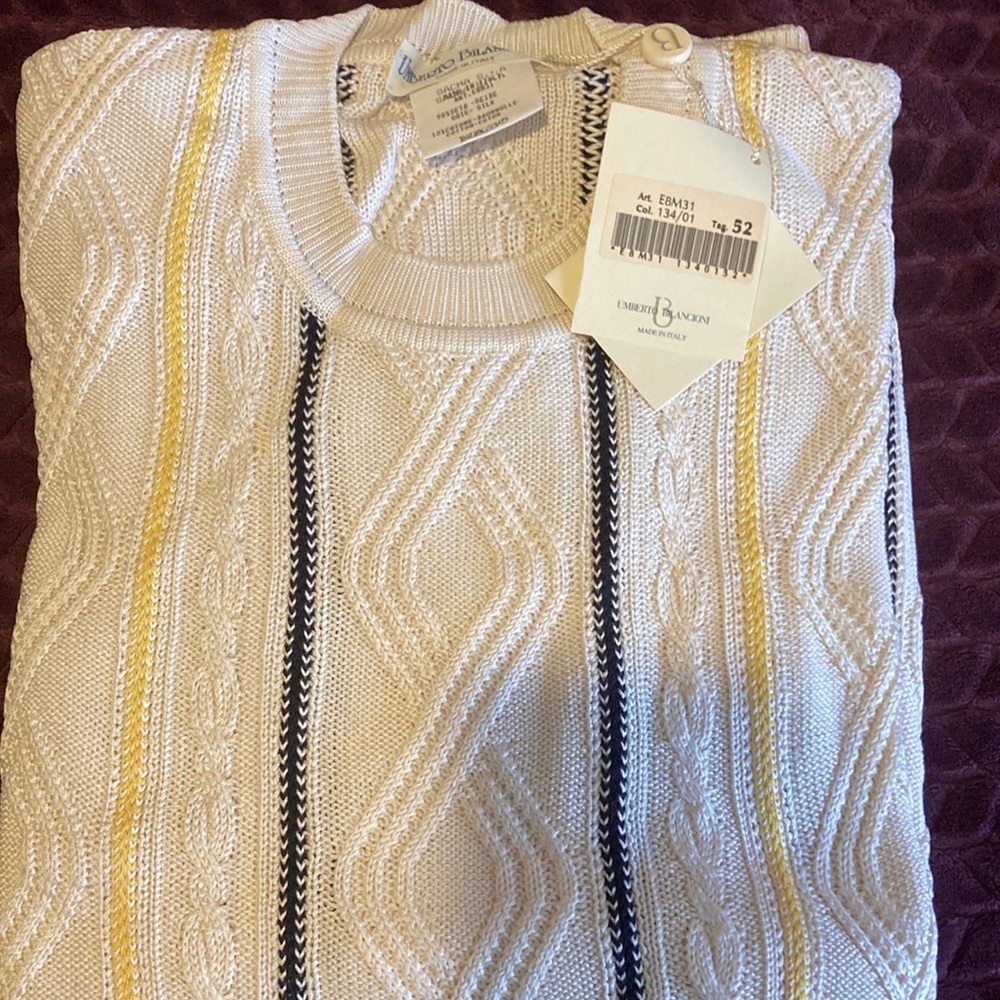 New Umberto Bilancioni Italian made sweater size 52 still has the tags on it